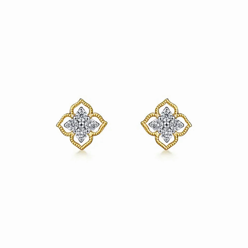 Raised-Edge Clover Diamond Studs with Centered Sparkle Modern feature Glam Vibe
