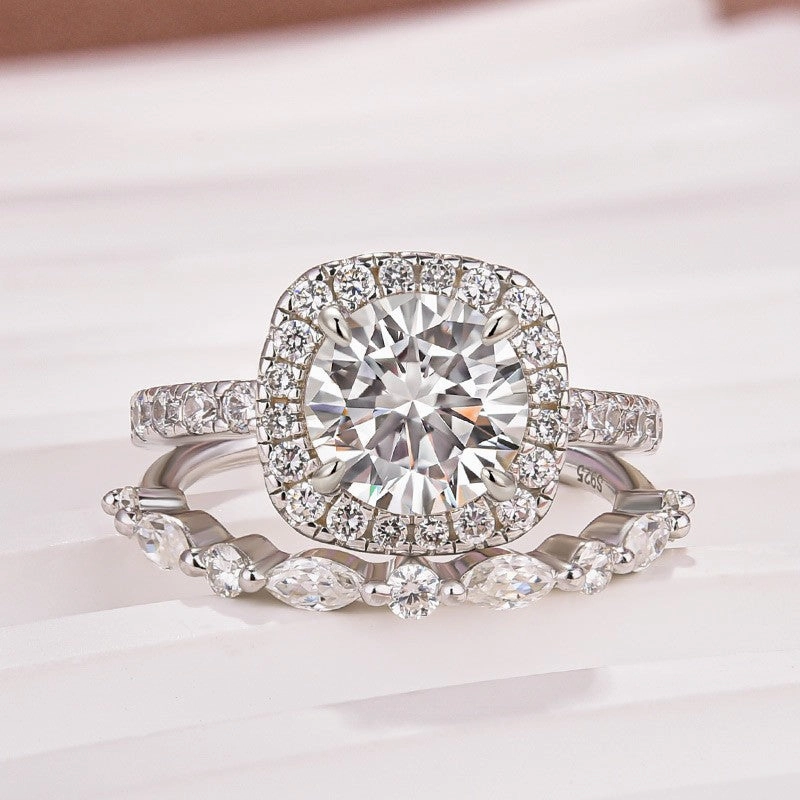 Luxury Impression Pure Form Moissanite 2.0Ct Halo Round Cut White Gold Promise Ring With Round Cut Anniversary Ring
