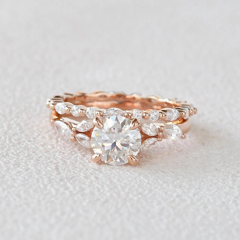 Formal touch Modern Detail 1.0ct Round Cut Moissanite Staccato Cluster Ring Set 2pcs