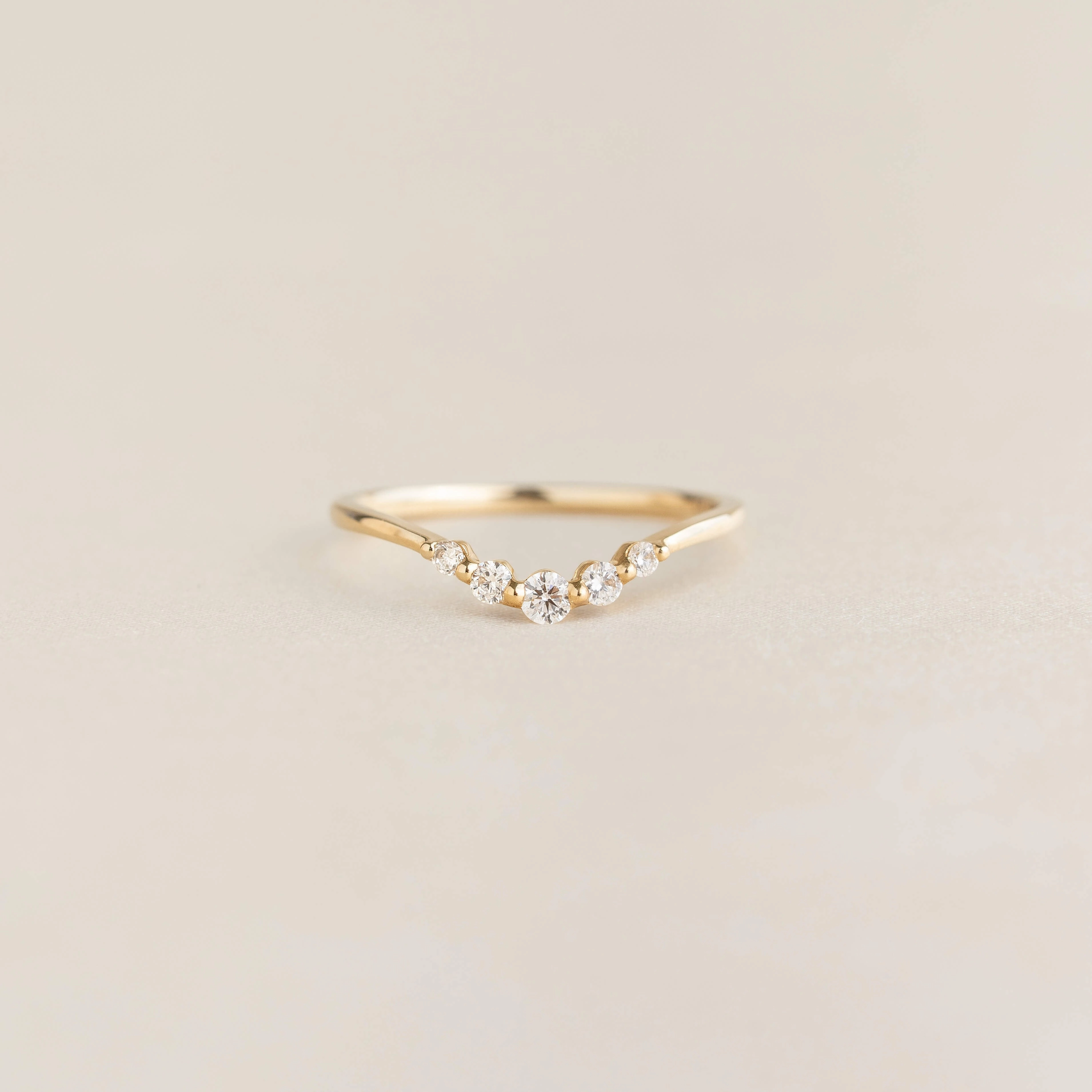 Graceful Style Graduated Diamond V Ring 14k Gold - Liora