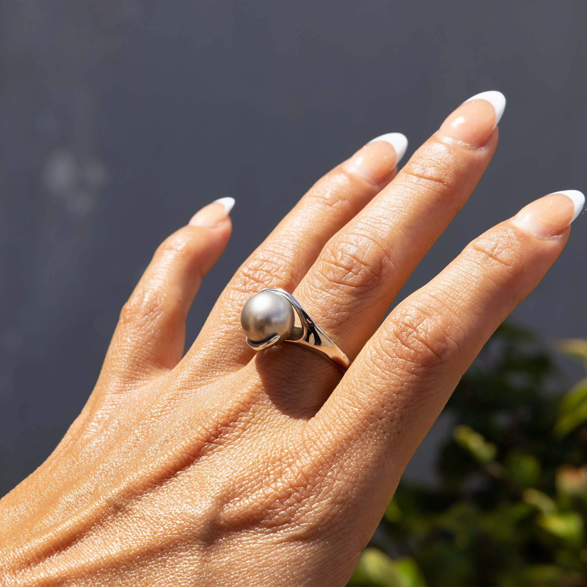 Economical Article Minimal Design Tahitian Black Pearl Ring in White Gold - 10-11mm