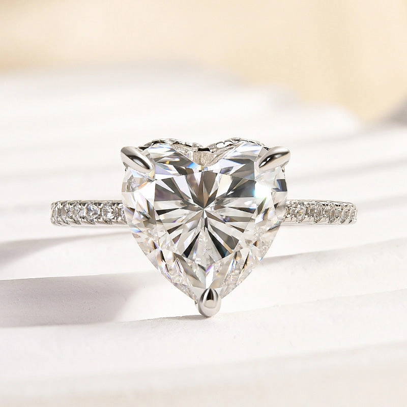 Soft Highlight Effortless Style Moissanite Elegant 4.0 Carat Heart Cut Engagement Ring In Sterling Silver
