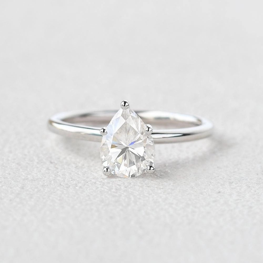 Vacation Mood Subtle Look 1.0ct Pear Shaped Moissanite Classic Solitaire Ring