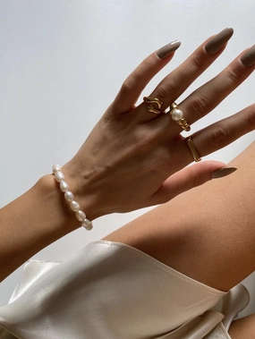 Pearl on Croissant Ring 18K Gold Bold Adornment