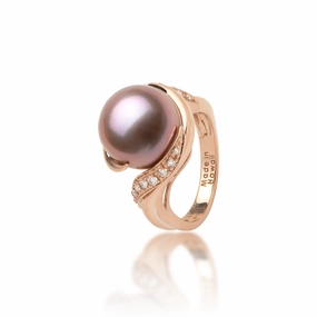 Lilac Freshwater Pearl Ring in Rose Gold with Diamonds - 12-13mm Sleek Appearance