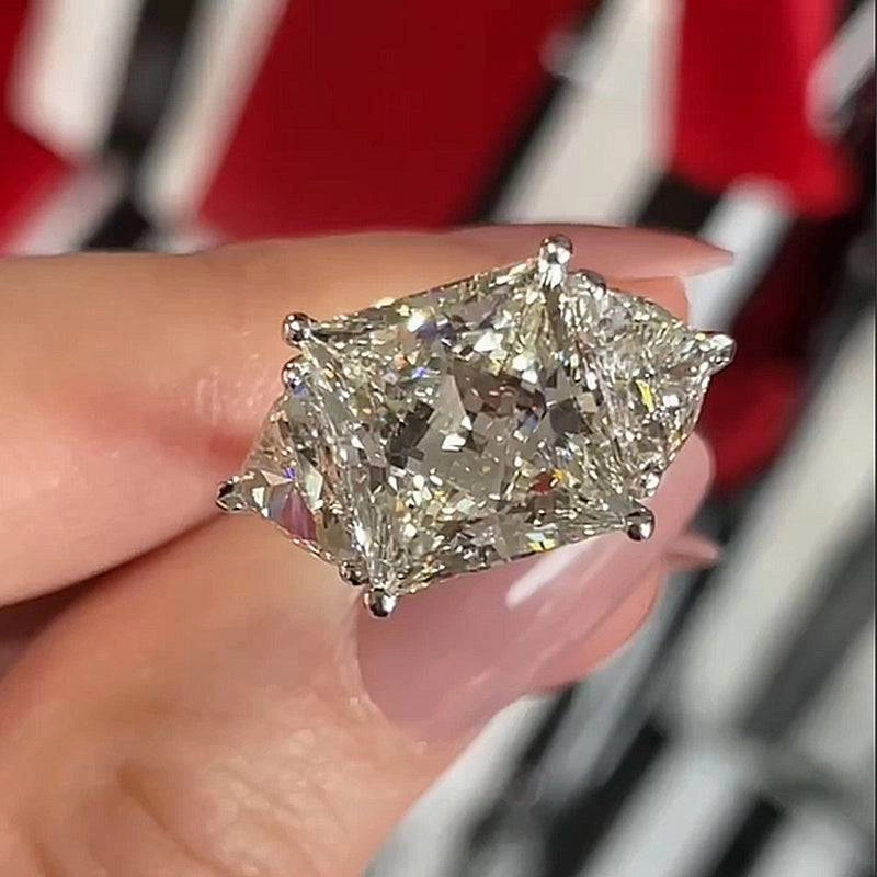 Refined Light Textile Shine Louily Glittering Crushed Ice Radiant Cut Three Stone Engagement Ring