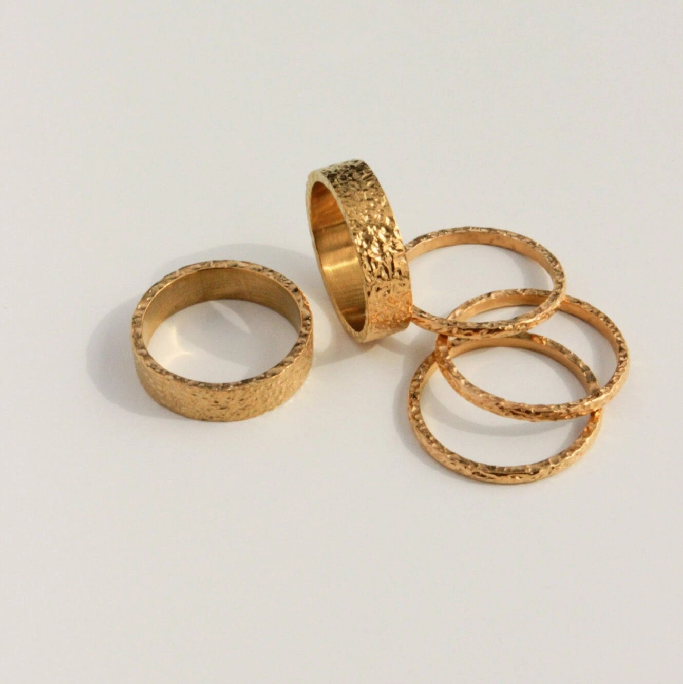 LUX THICK HAMMERED BAND RING Fragile Item