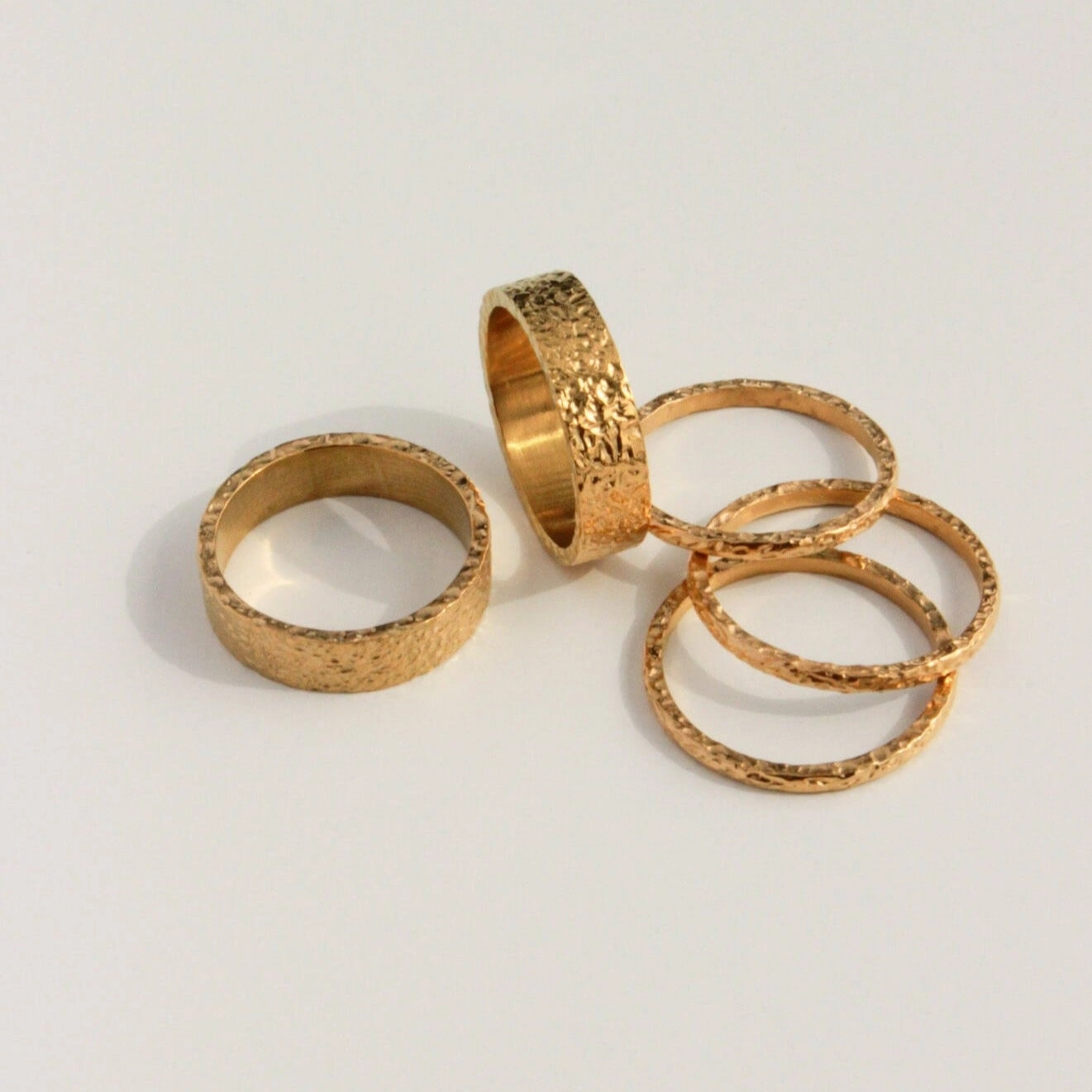 LUX THIN HAMMERD STACKING RING Perfect Match