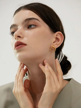 Retro Item Ursula Curved Stud Earrings