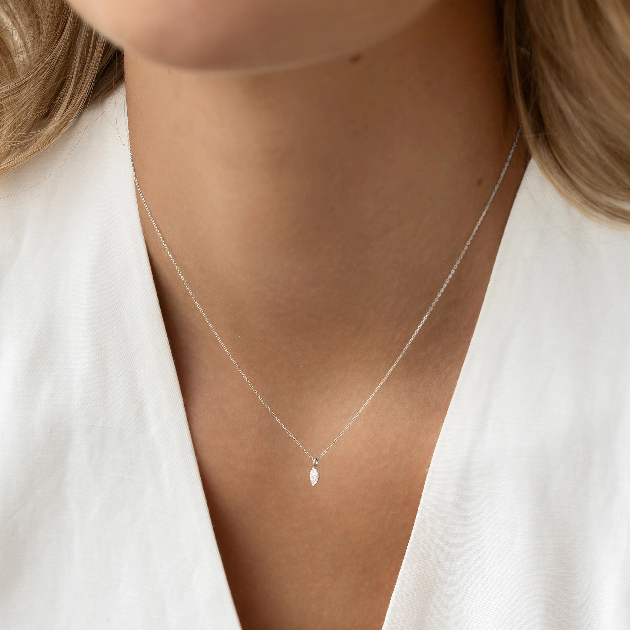 Chic Feature Marquise Diamond Necklace White Gold - Violetta