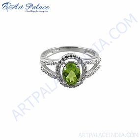 Stunning Cubic Zirconia and Peridot Silver Ring - Elegant Jewelry Beauty Accessory