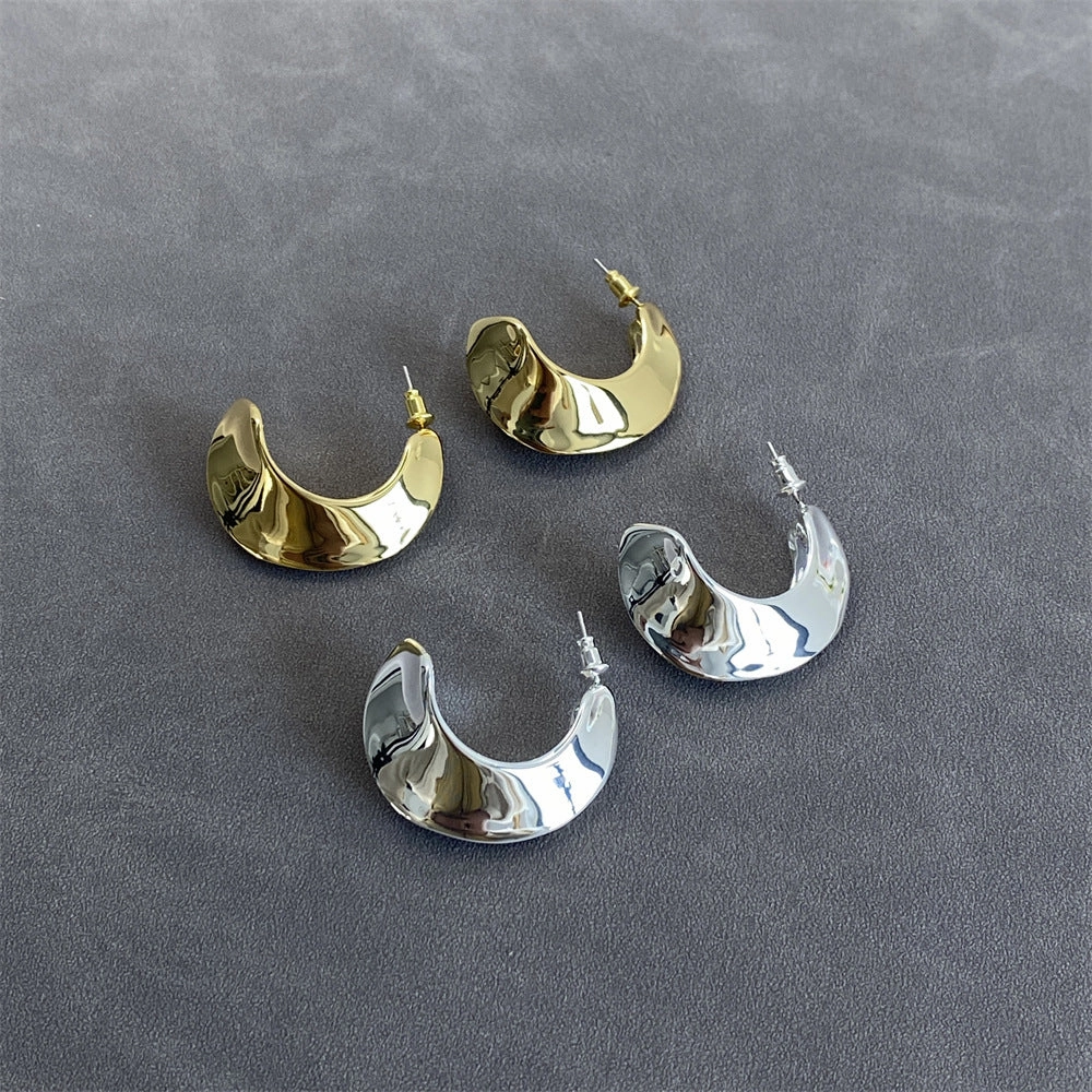 Triangular Accent Modernism Flat Curled Earrings Gold