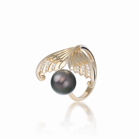 Gleaming Touch Moon Mermaid Tahitian Black Pearl Ring in Gold with Diamonds - 9-10mm