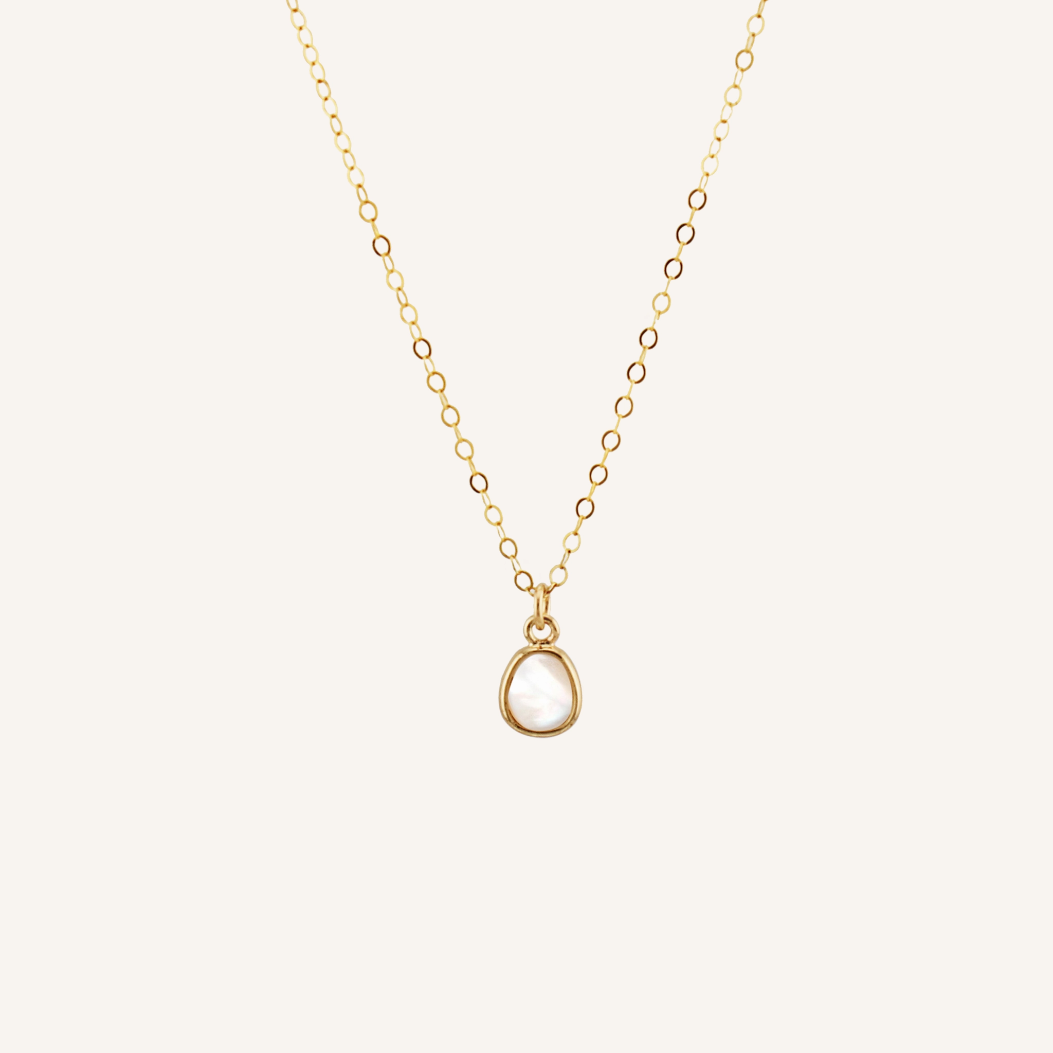 MOTHER PEARL NECKLACE Celebration Accessory