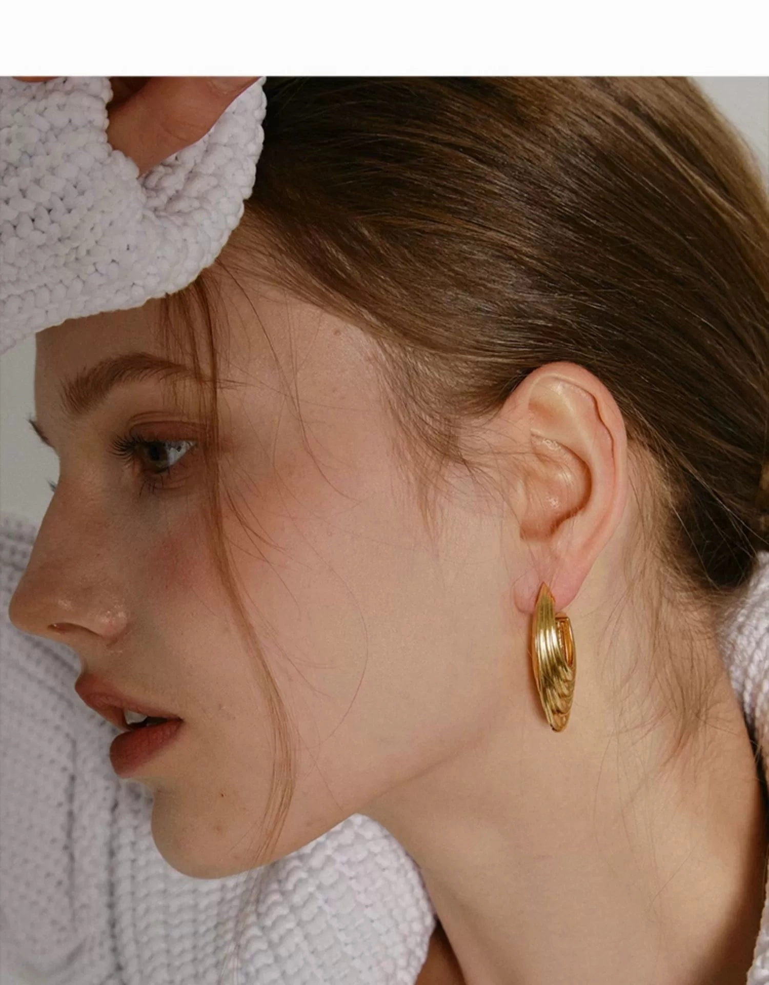 Avant-Garde Jewelry Lotta C Shape Ribbed Stud Earrings Gold & Silver