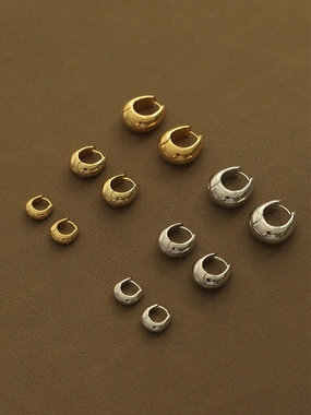 Stunning look Vibrant Piece Oval Huggie Hoop Earrings 3 Sizes