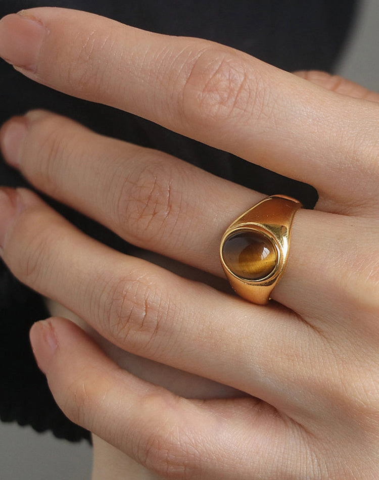 Pagona Oval Stone Ring 18K on Titanium Steel Elegant Sign