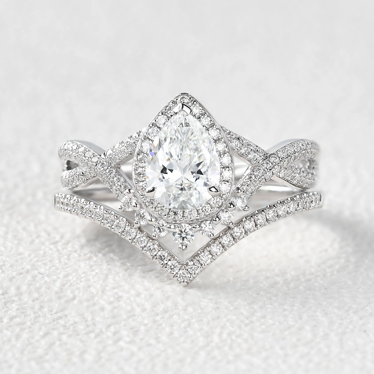 Dusk Style Pear Shaped Moissanite Infinity Gold Ring Set 2pcs