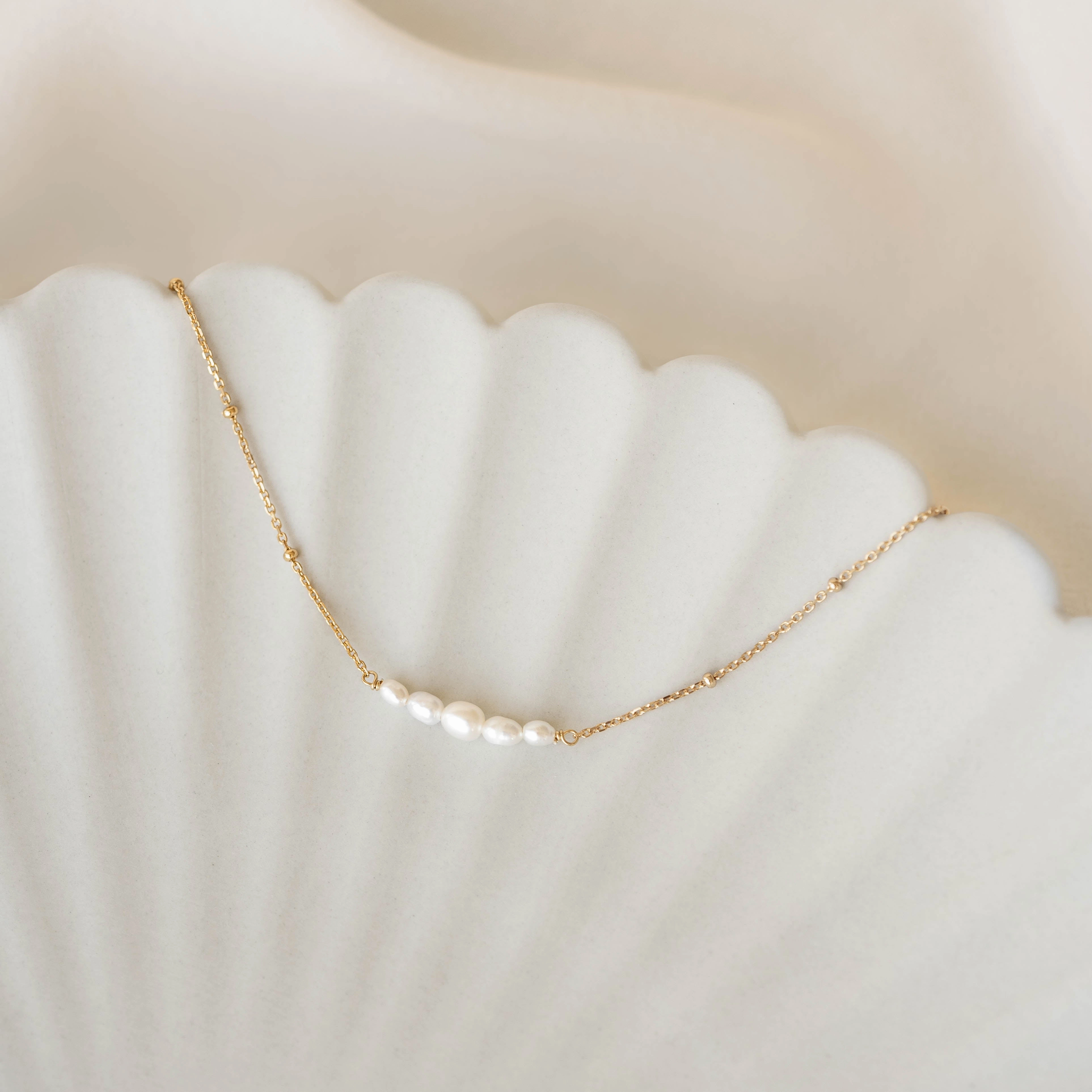 Pearl Boat Necklace - Zanna Event Edge Fall Vibes