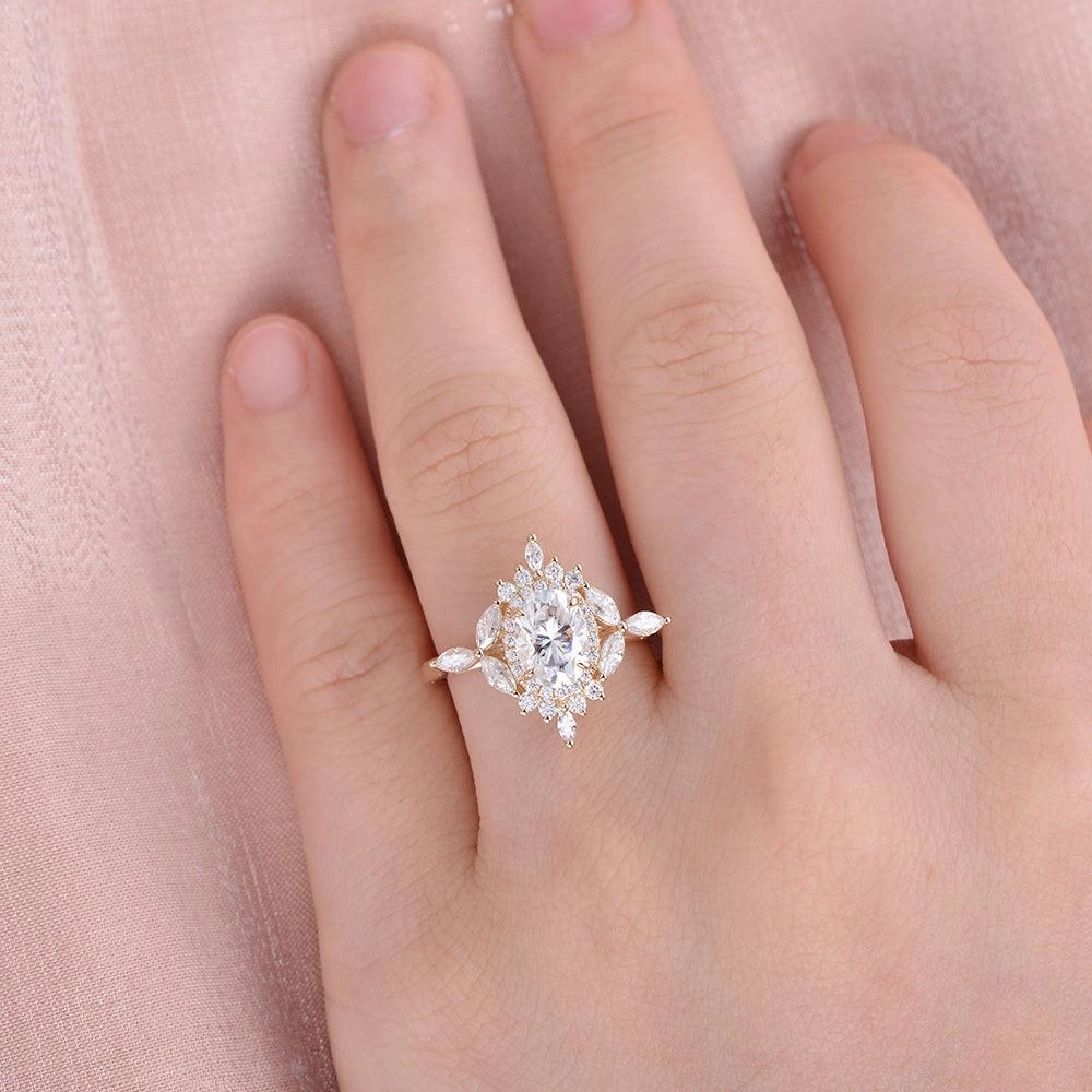 1.0-2.0ct Oval Lab Grown Diamond Floral Vintage Ring Sleek Detailing Exclusive Appeal
