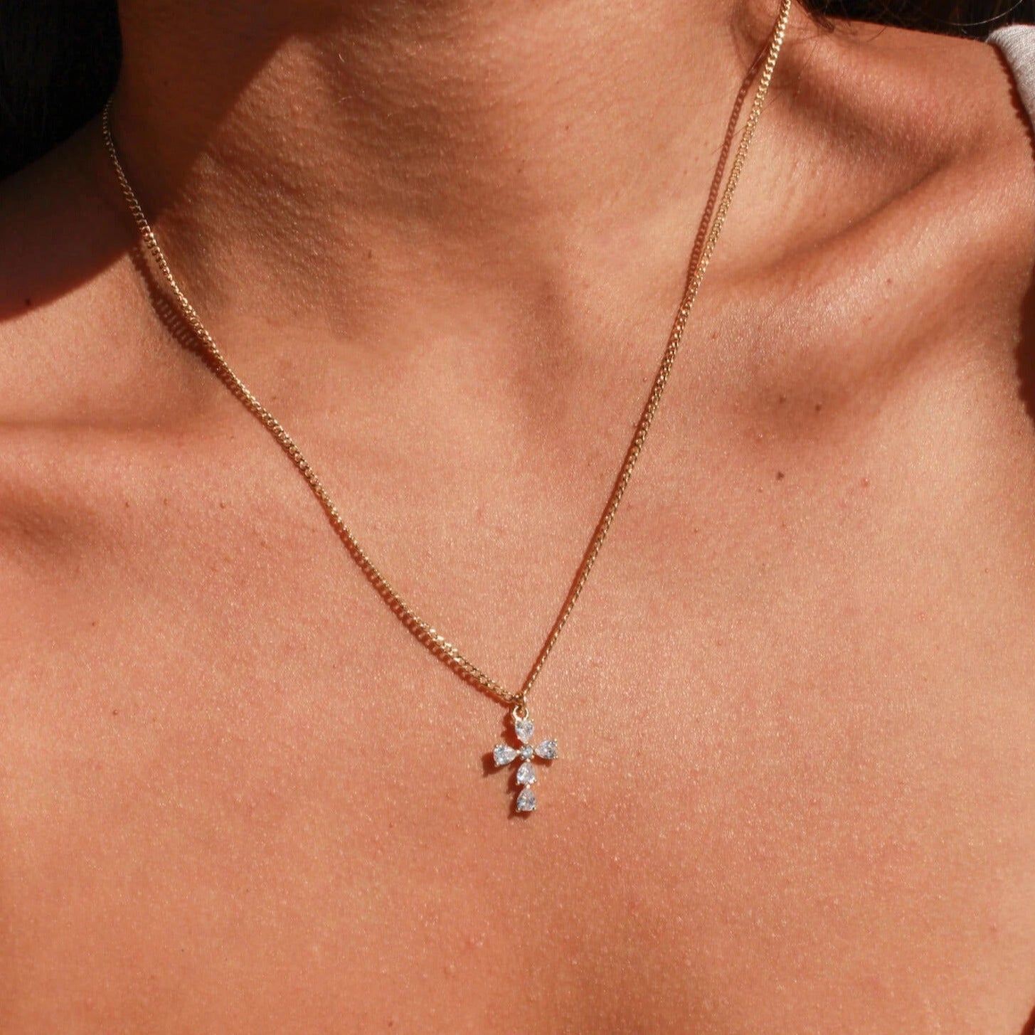 Youth fashion GENEVIEVE GEM CROSS NECKLACE