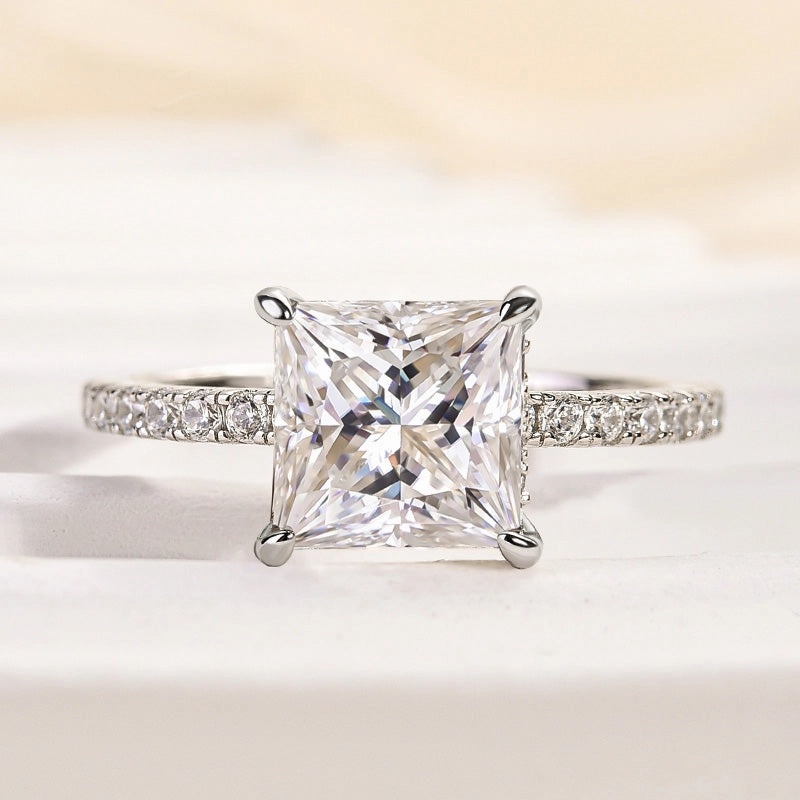 Art Deco Feel Louily Moissanite 2.0 Carat Square Princess Cut Engagement Ring