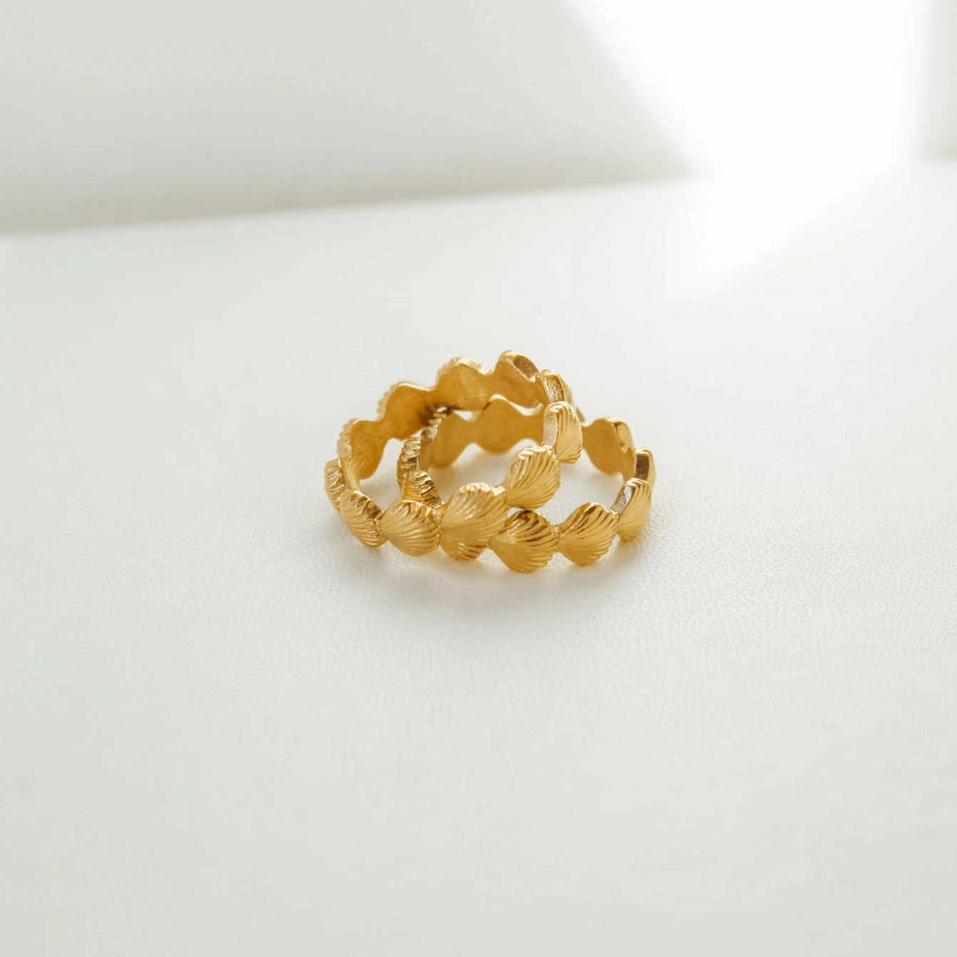 Fantastic Item SYDNEY SHELL RING