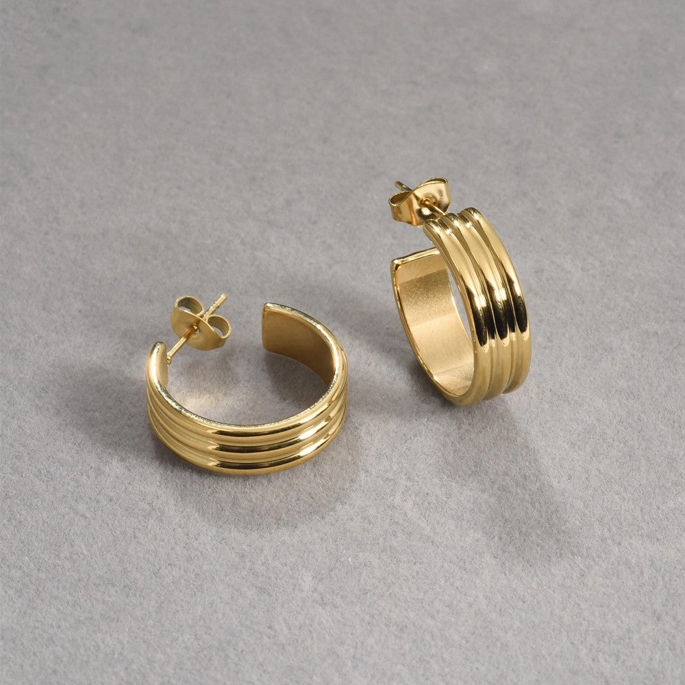 Ribbed C Shape Stud Earrings 18K PVD Gold & Silver | Chunky Gold Silver Earrings Lightweight for Stylish Minimalist Striking Ornament