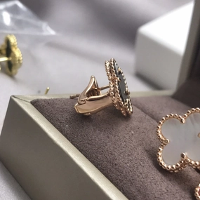 Contemporary Look Adorable Piece Rosalee Gold Clover Stud Earrings -Push Back