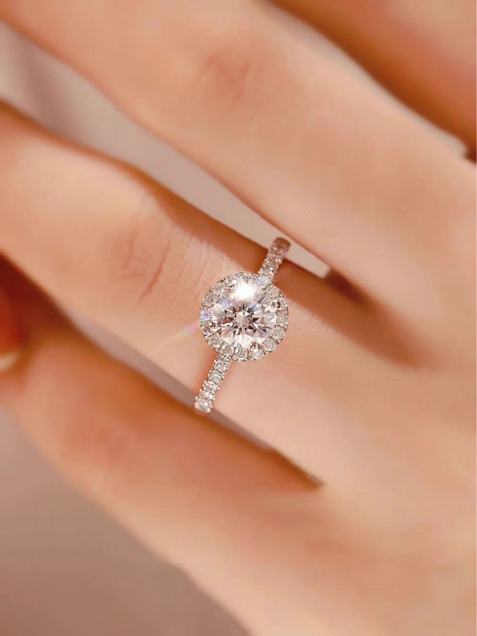 His Present Round Brilliant Halo Diamond Engagement Ring | S925 | Moissanite