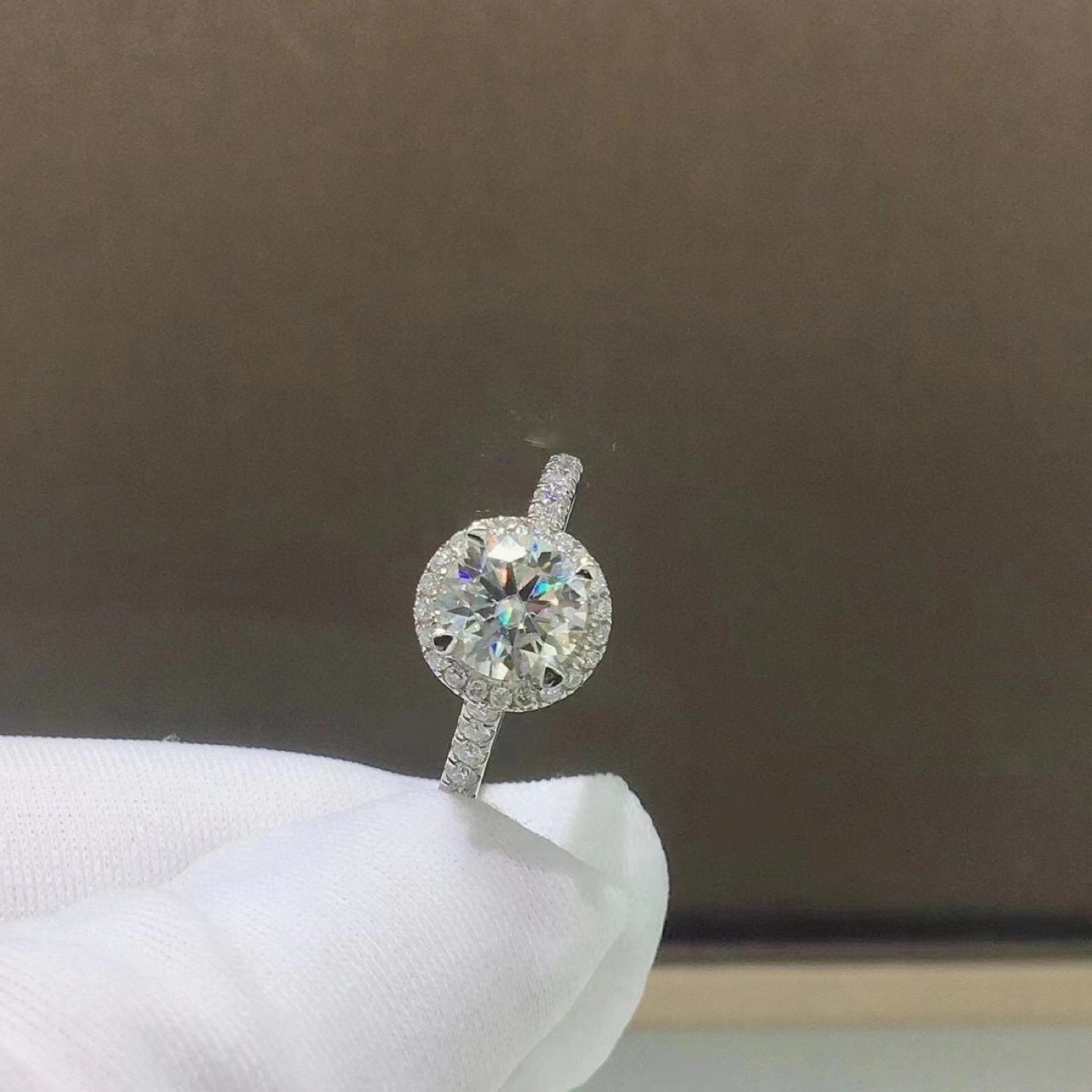 Fusion Form Elegant Detailing Round Brilliant Halo Diamond Engagement Ring | S925 | Moissanite