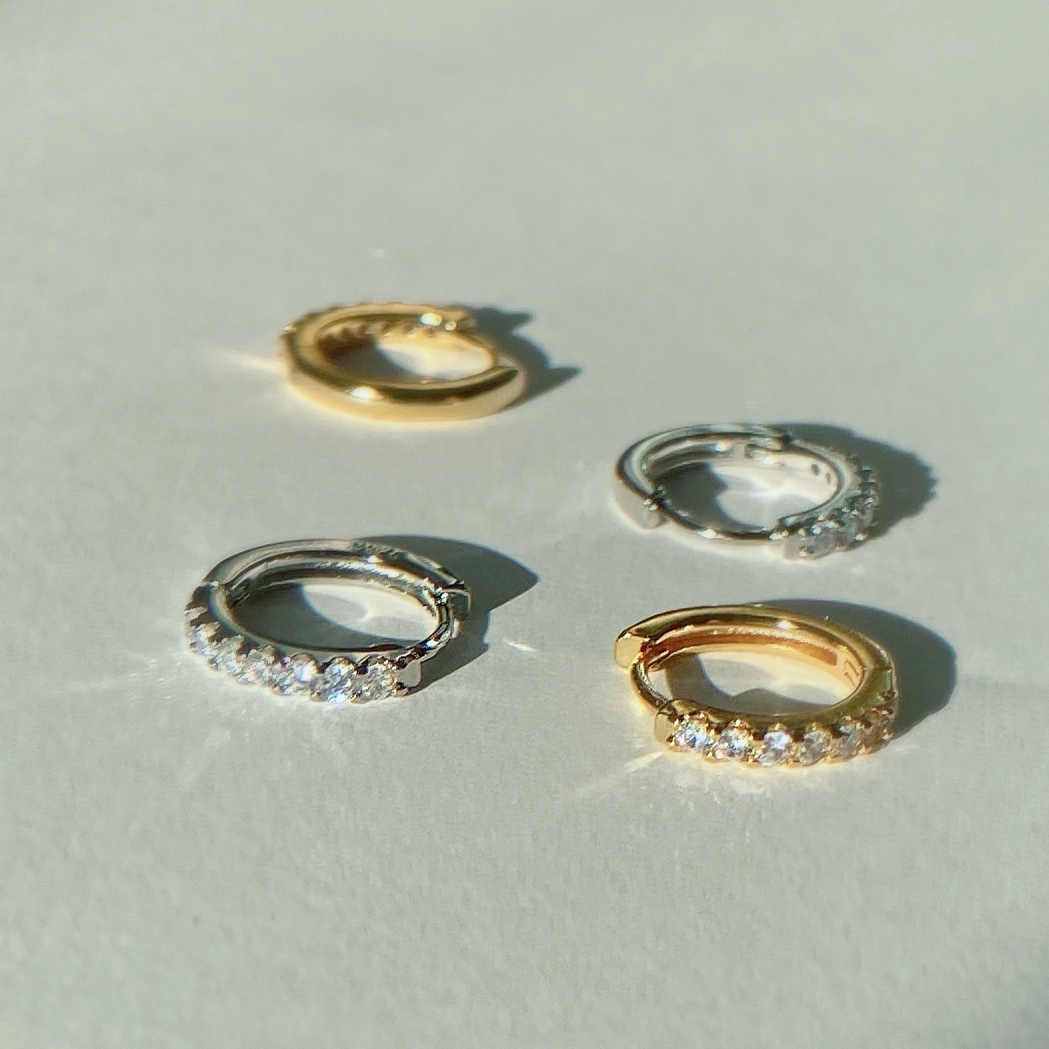 Round Piece Polished Product Russell Paved Zirconia Gemstones Mini Huggie Hoops S925 Gold & Silver