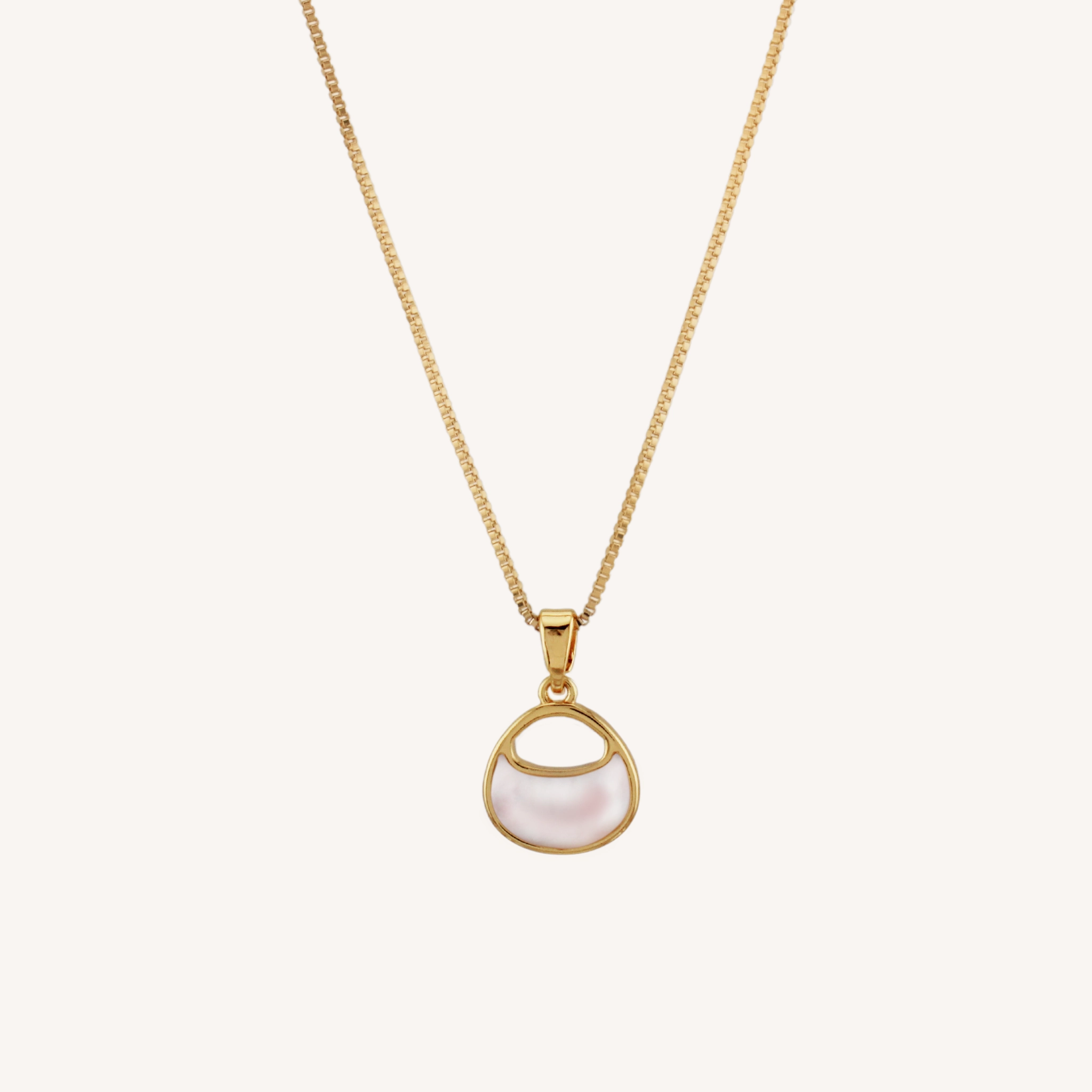 Daily Accent ARIELLE SHELL NECKLACE