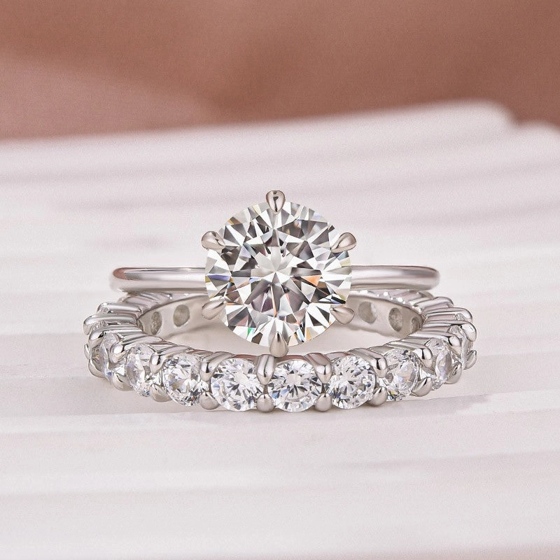 Modern Twist Subtle Charm Solitaire 2.0 Ct Round Cut Moissanite Diamond Wedding Ring