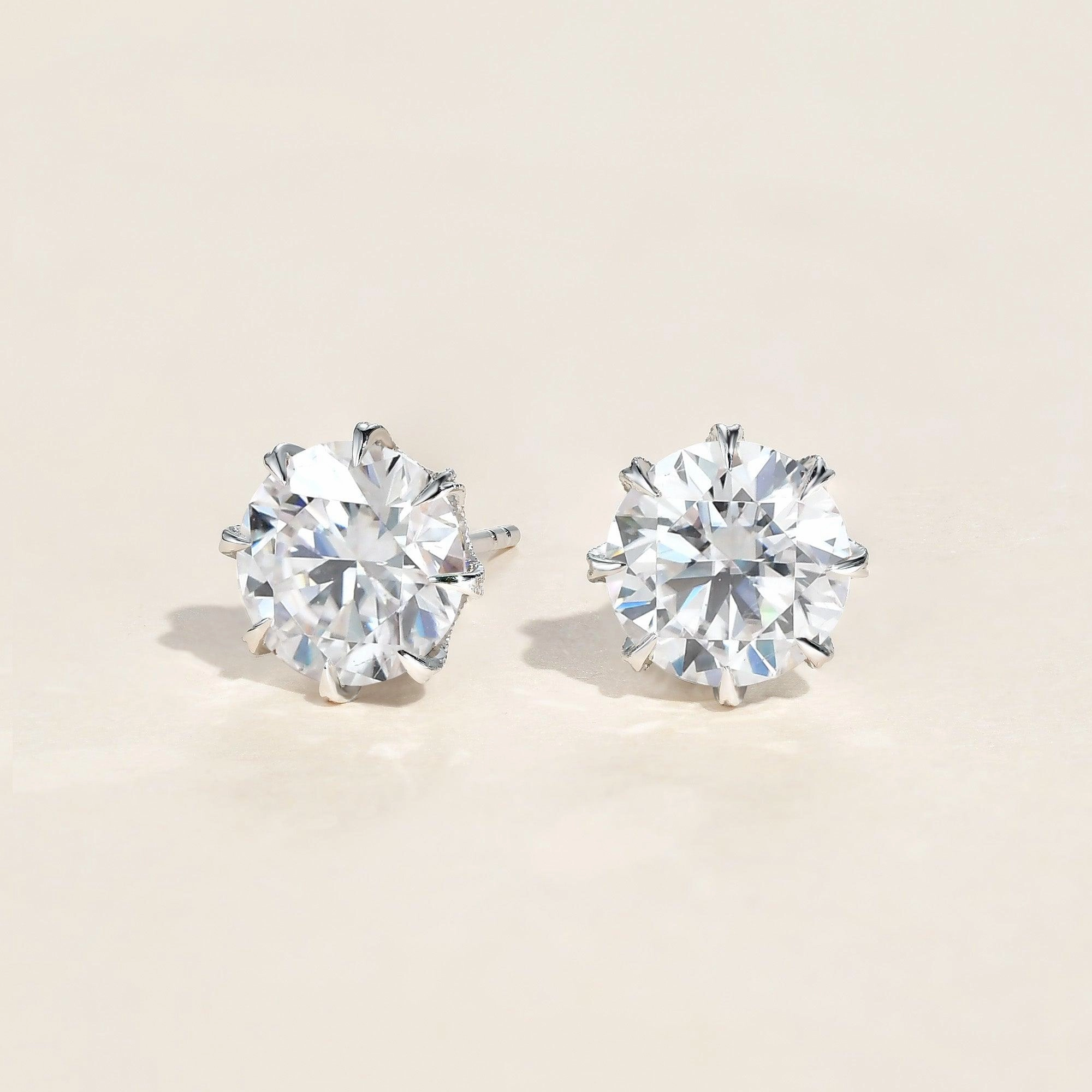 Round Cut Classic 8-prong Solitaire Gold Studs Set 2pcs Avant-Garde Embellishment Business Adornment