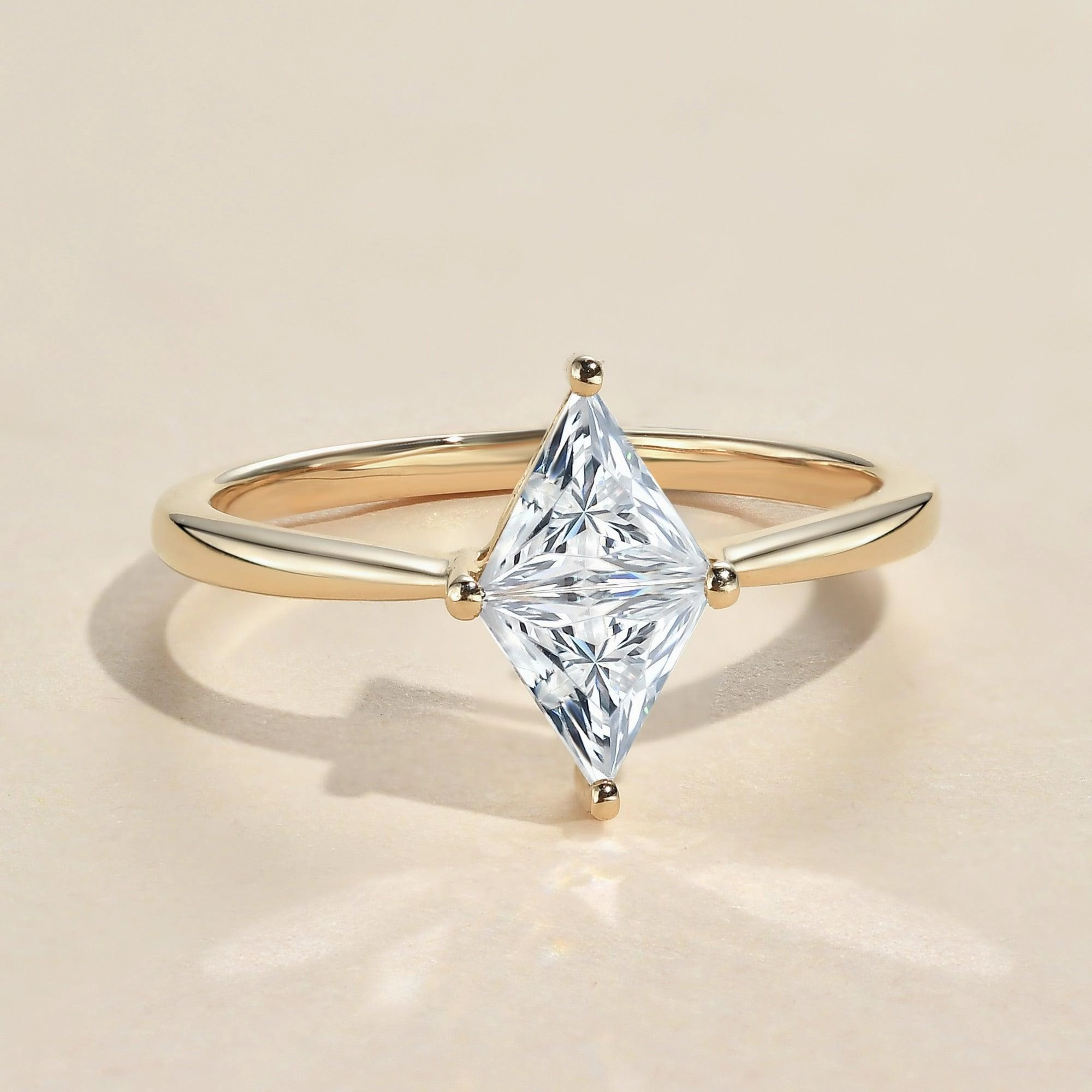 Layered Design Gift Choice 1.0ct Triangle Cut Moissanite Classic Solitaire Ring