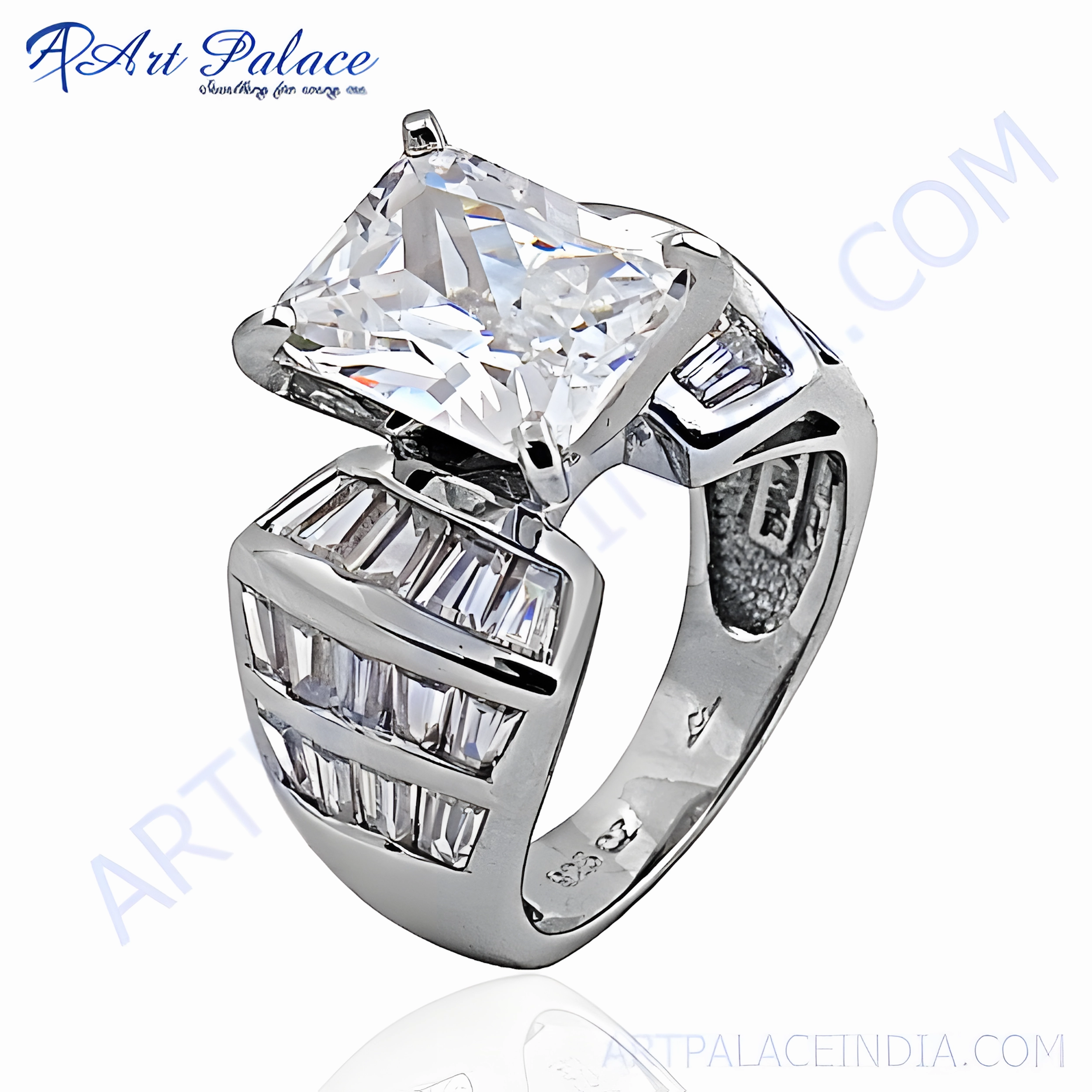 Holiday Present Stunning 925 Silver Ring with Ingenious Cubic Zirconia Gemstone