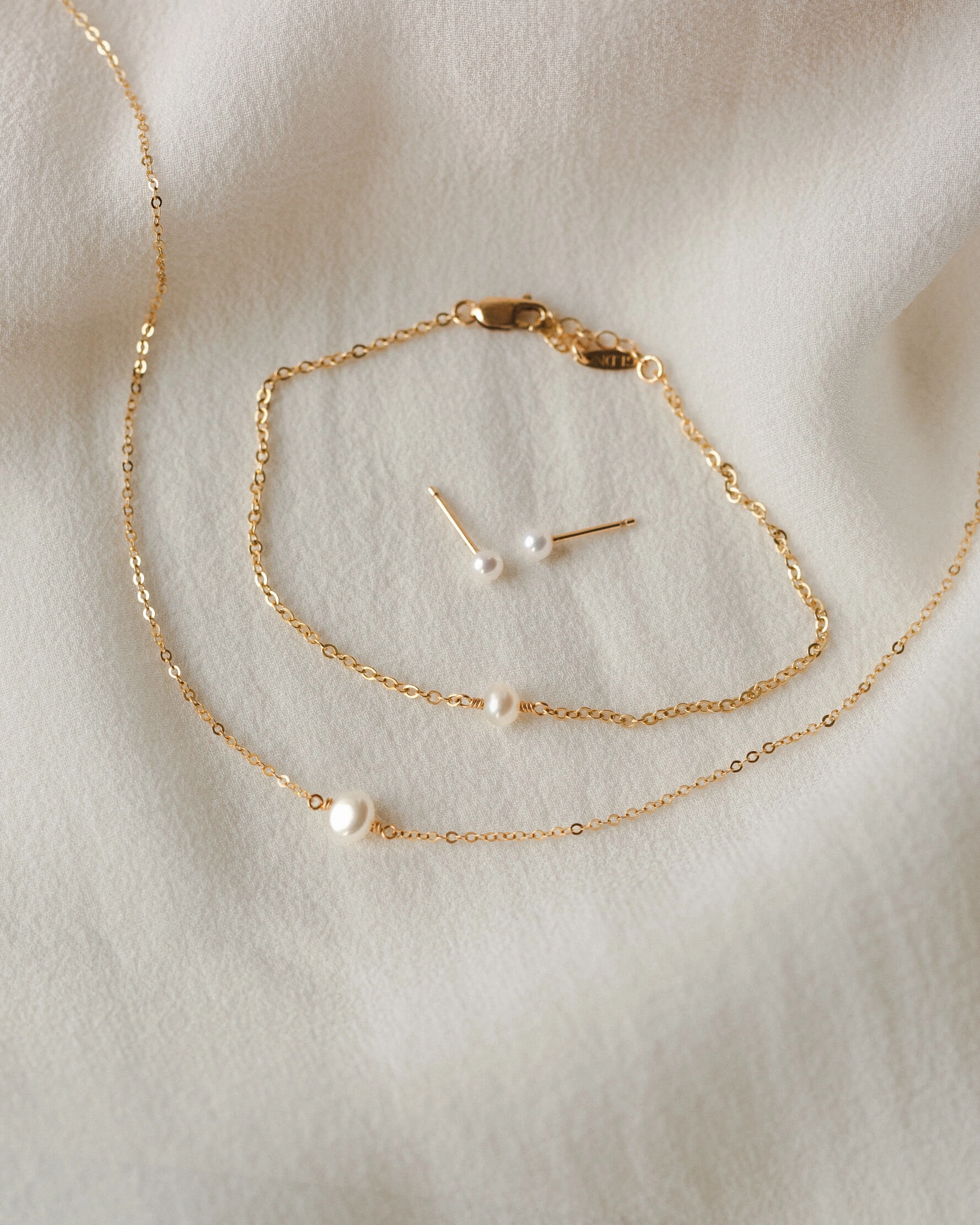 Soft Glam Essential Pearl Set