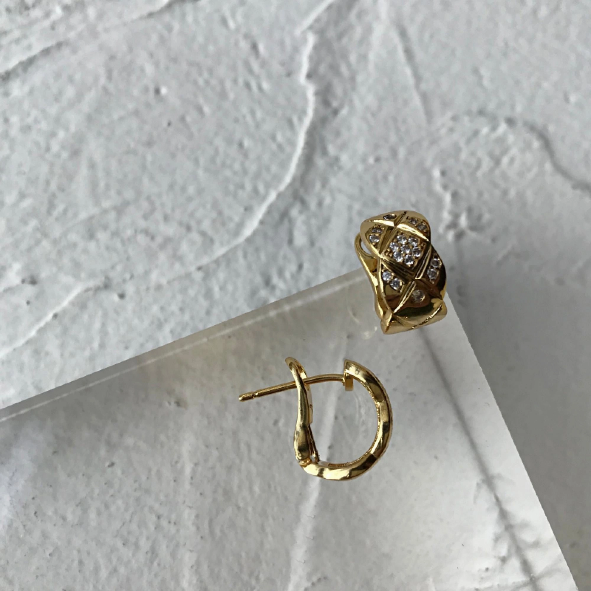 Classic Quilted Hoop Earrings Plain or CZs Rectangular Accent