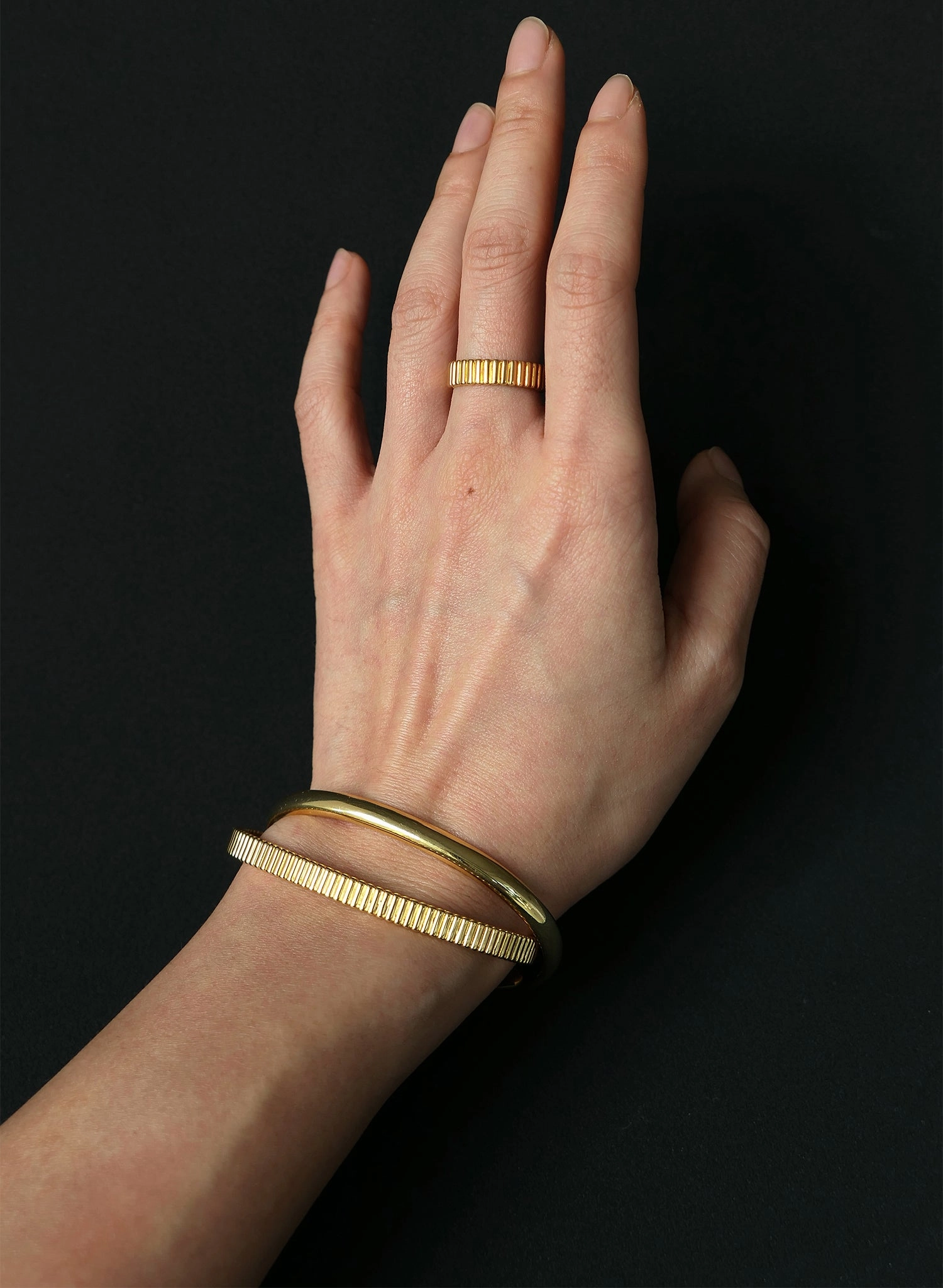 Kendra Gold Ribbed Ring Narrow and Wide Band Evergreen style