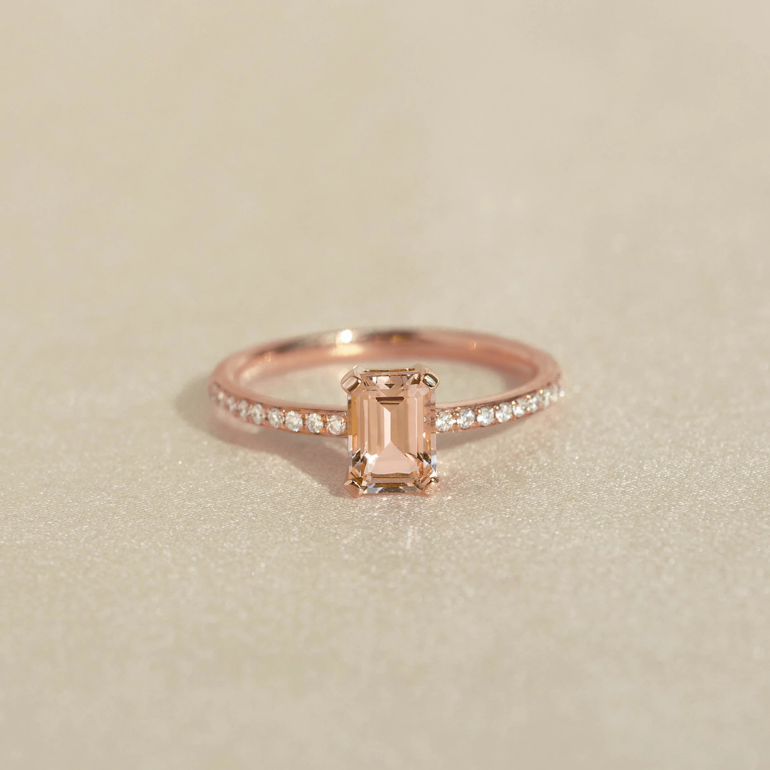Versatile Accessory Baguette Morganite and Diamond Ring Rose Gold - Safiya