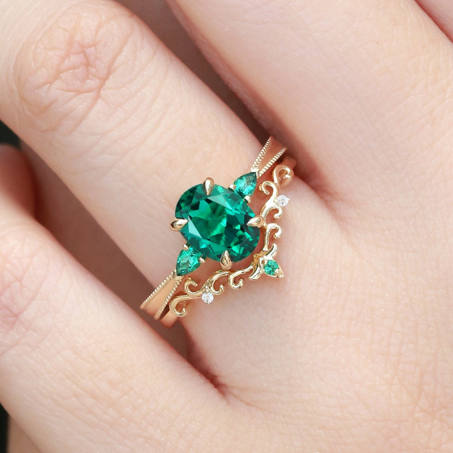 Occasion Look Charming Gems Vintage Oval Cut Lab Emerald Engagement Ring Sets 2pcs - Foliate