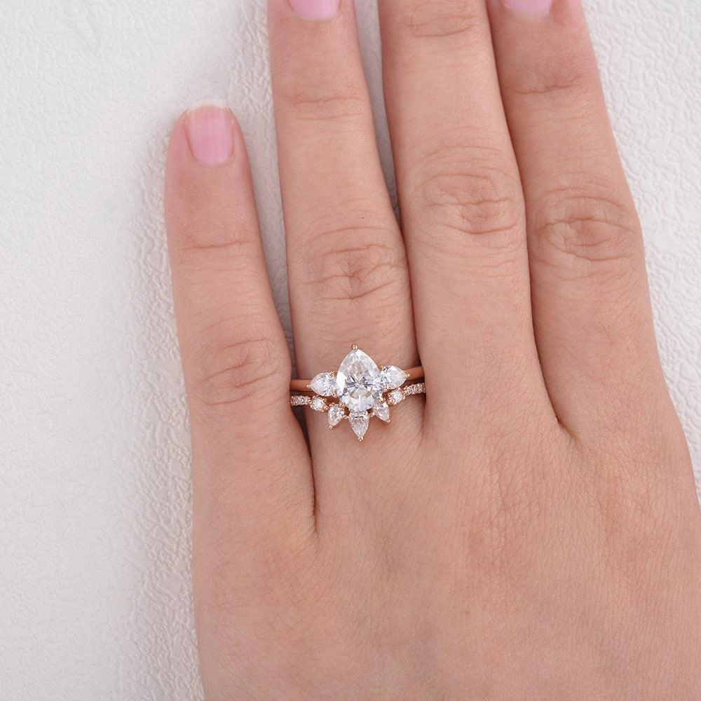 Vibrant Finish Elegant Choice Pear Shaped Moissanite Three Stone Ring Set 2pcs