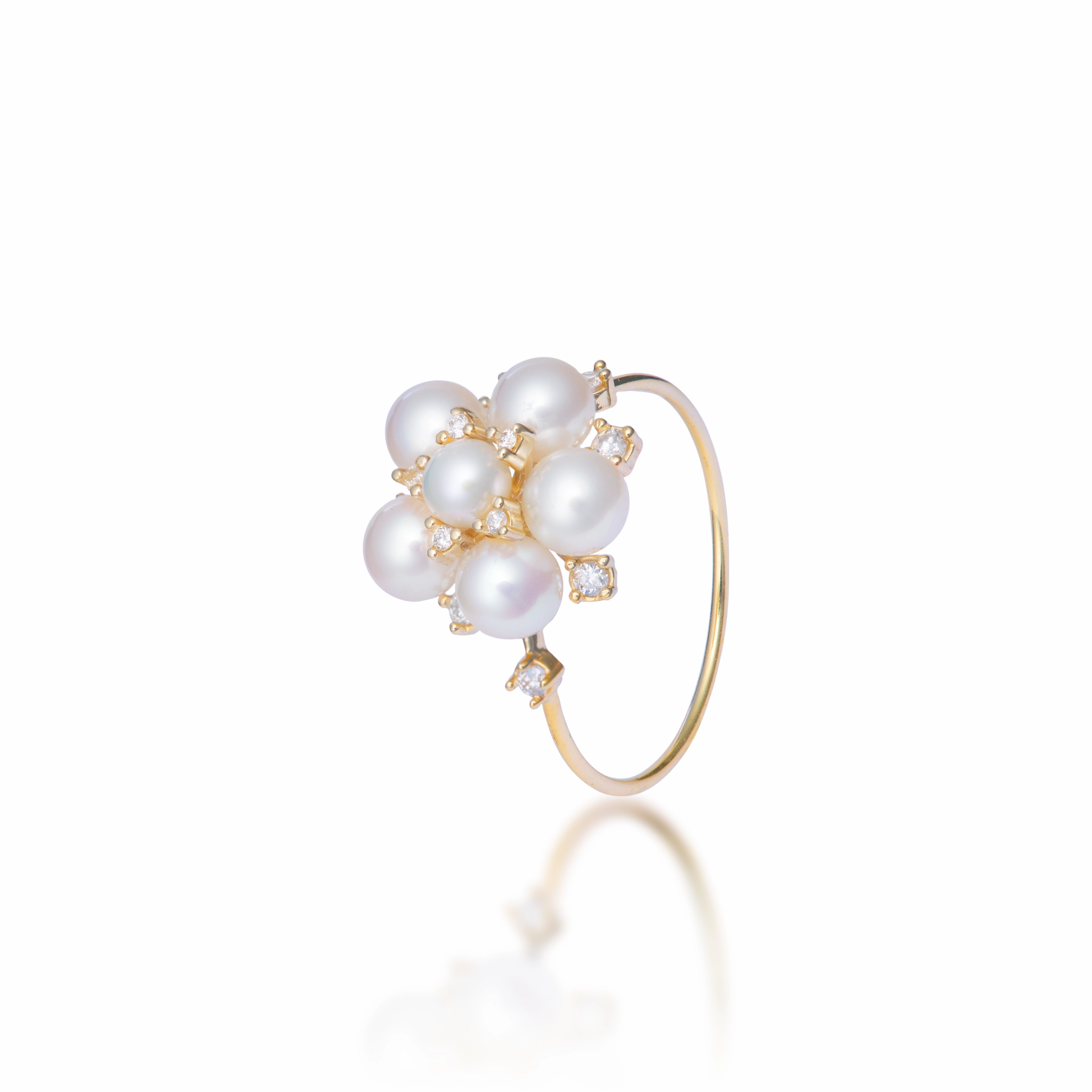 Comfortable Craft Meaningful Piece Tiny Bubbles Freshwater White Pearl Ring in Gold with Diamonds