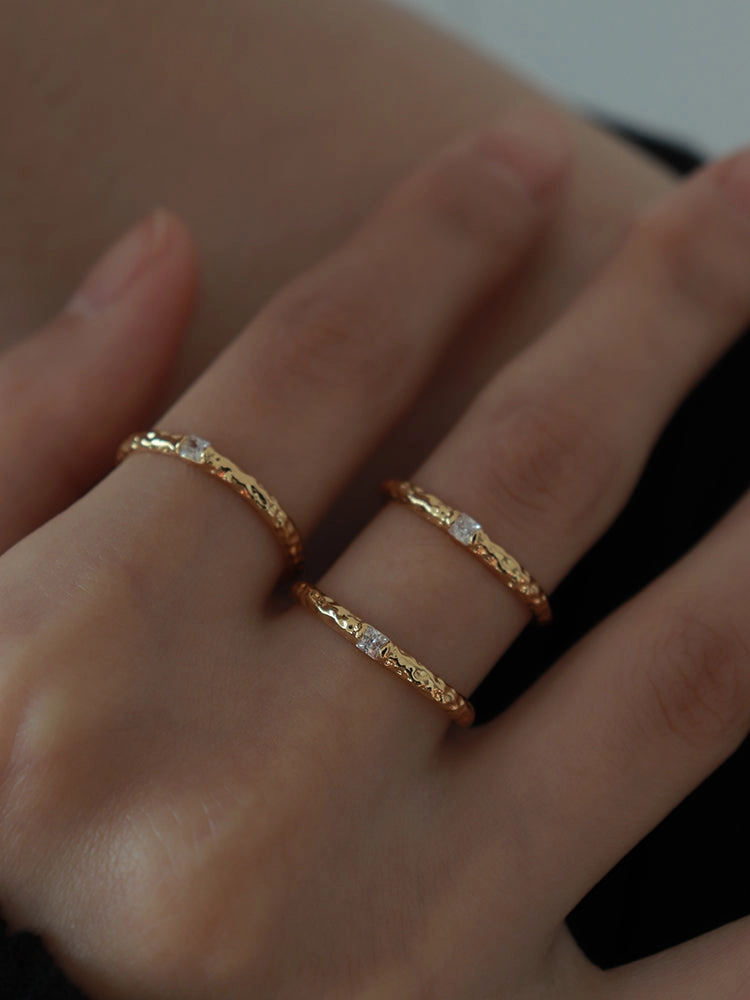 Artistic Emblem Classic Sparkle Ultra-thin Hammer CZ Ring 18K Gold Slim Band Ring