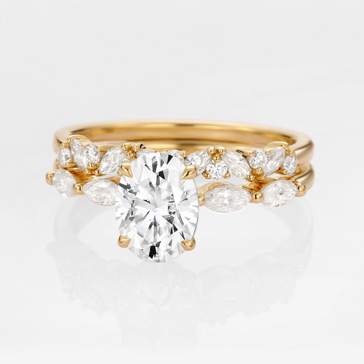 Close Detail Oval Moissanite Cluster Marquise Ring Set 2pcs - Isabella