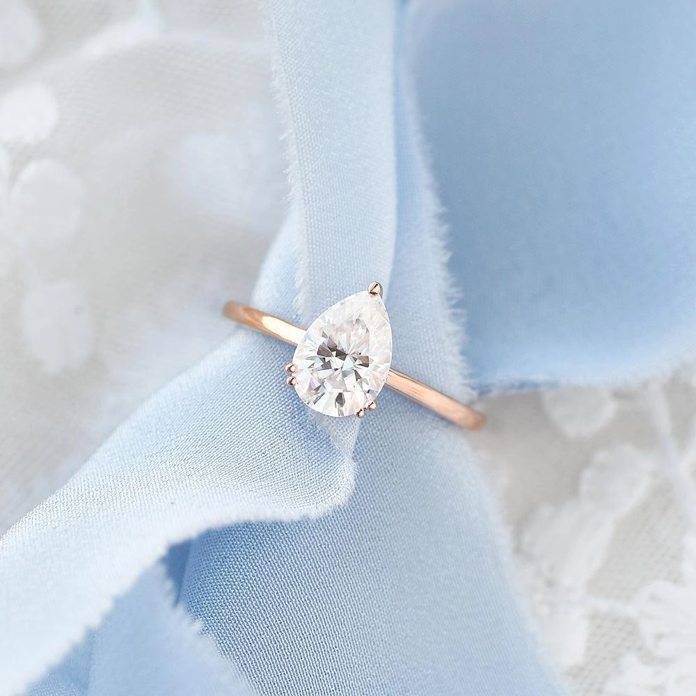 Shiny Details Pure Feature Pear Shaped Moissanite Classic Solitaire Ring