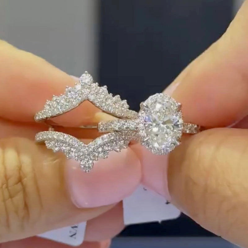 3PC 4.0Ct Halo  Oval Cut Wedding Ring Set With Two V-shaped Design Half Eternity Wedding Bands Silken Touch Sparkling Style