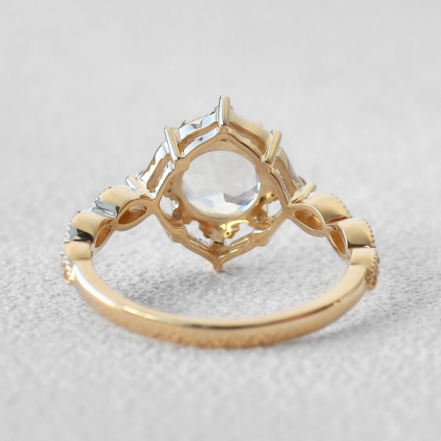 1.0ct Round Cut Signature Vintage Engagement Ring Timeless Gem Perfect Accent